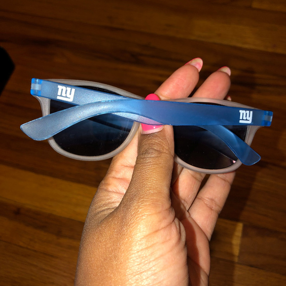 Adult & Kids NY Giants Sunglasses Shades - Picture 2 of 3